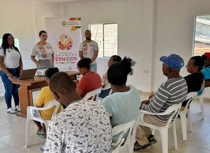 ACOMPAÑAMIENTO A LA COMUNIDAD DE ARROYO DE LAS  CANOAS